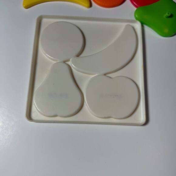 Vintage Avon 1977 The First Years Fruit Puzzle Plastic - Picture 4 of 8